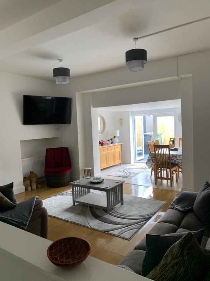 Historic Picturesque Apartment Пембрук Екстериор снимка
